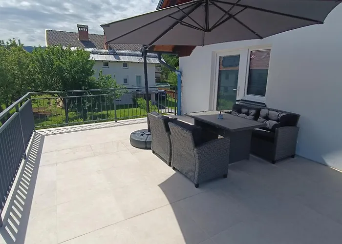 Apartma Z Lepo Teraso Za 3+1 Osebe