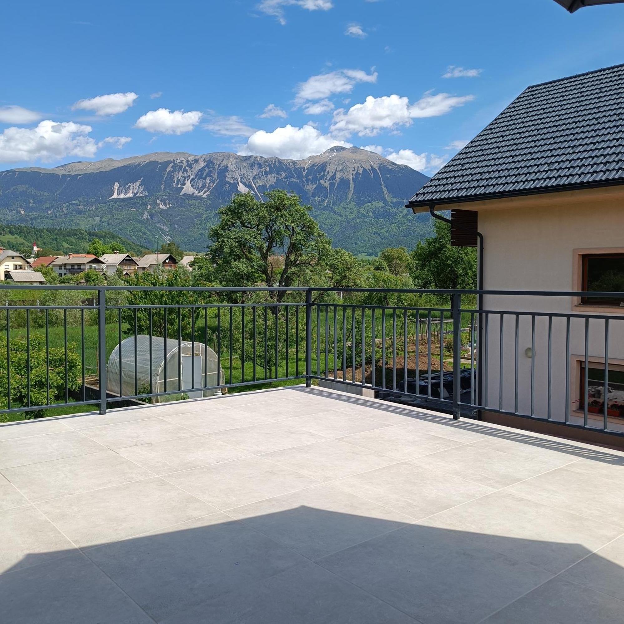 Apartma Z Lepo Teraso Za 3+1 Osebe Apartment Bled