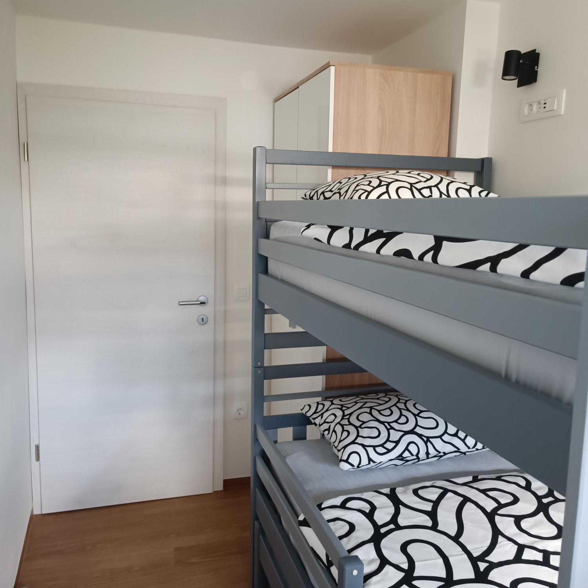 Apartment Apartma Z Lepo Teraso Za 3+1 Osebe *