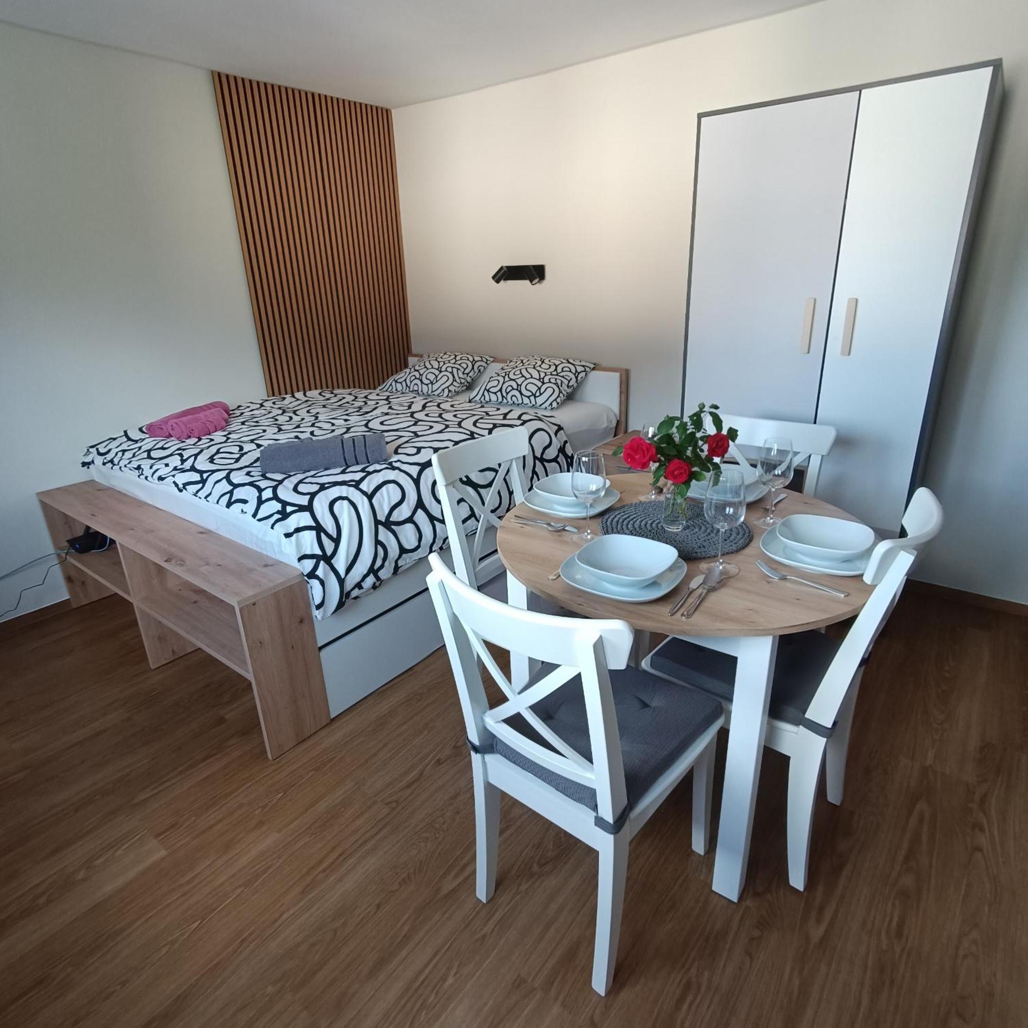 Apartma Z Lepo Teraso Za 3+1 Osebe Apartment