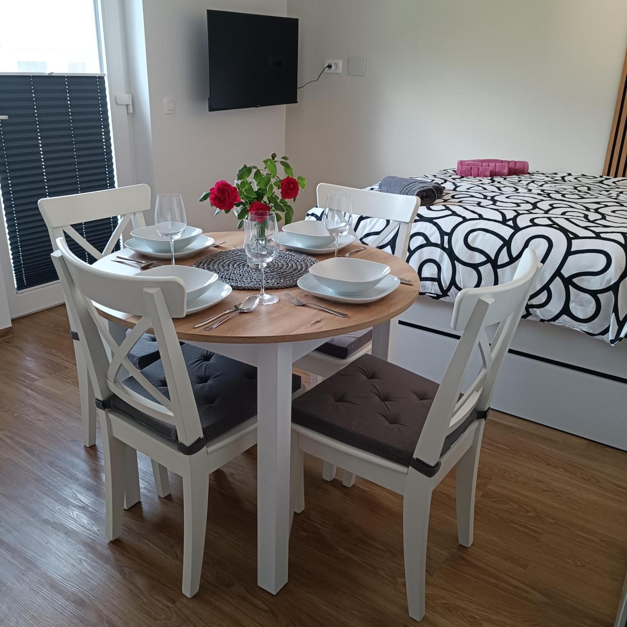 Apartma Z Lepo Teraso Za 3+1 Osebe Apartment Bled